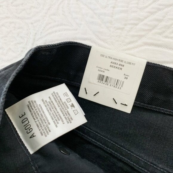 Agolde Dee Ultra High Rise Close Fit Short in Seeker - Picture 8 of 9